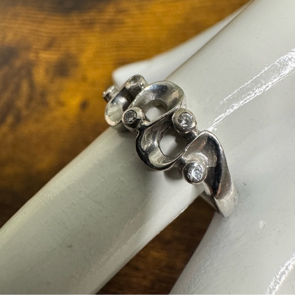 Sterling Silver Wavy Ring with Bezel CZ Stones size 9 Hallmarked 925 - Picture 3 of 12
